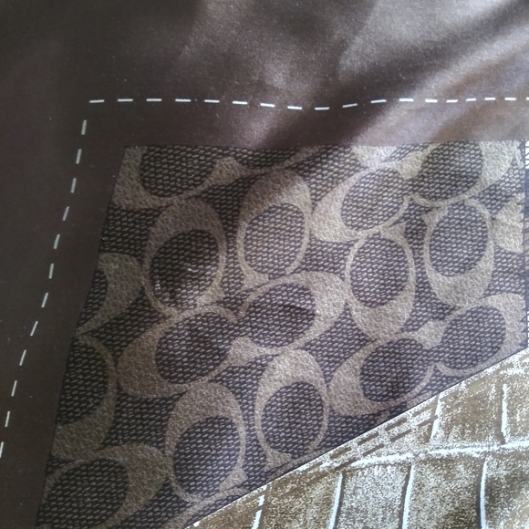 SOLD. Coach silk scarf NWOT - Picture 4 of 8